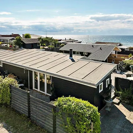 Сasa de vacaciones House With Sea View At Stillinge