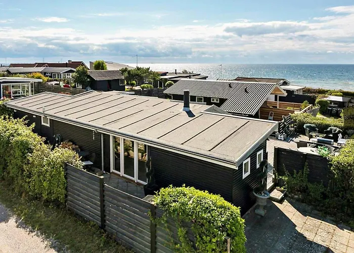 Сasa de vacaciones House With Sea View At Stillinge